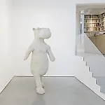 Petter Heps�: Walking fugure II, 2013, 241 x 88 cm